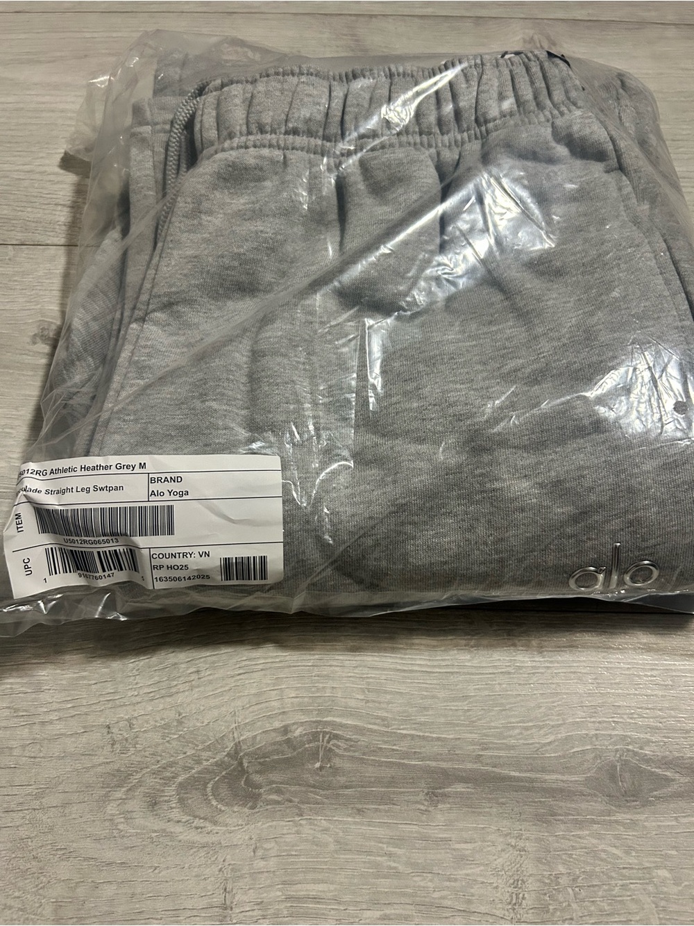 ALO Yoga Men’s Set - Picture 5 of 7